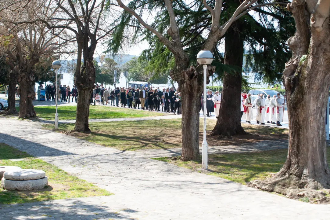 Procesijom, misom i blagoslovom maslinovih grančica Šibenčani proslavili Cvjetnicu   