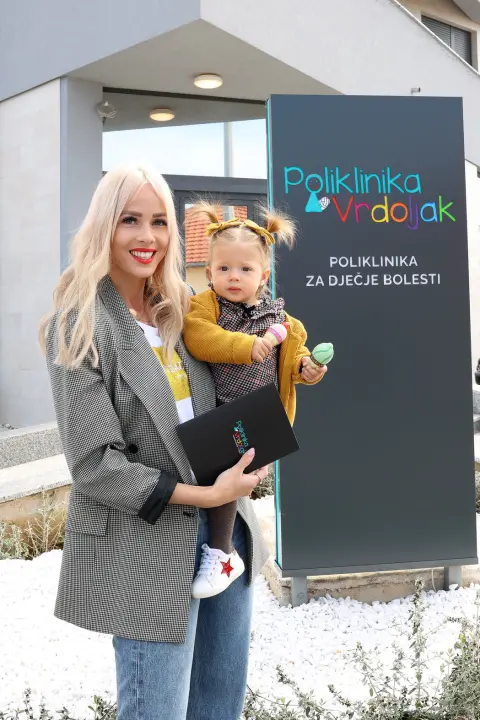 Smile T-shirt &amp; party store nudi personalizirane poklone i dekoracije za zabavu po super cijenama! 