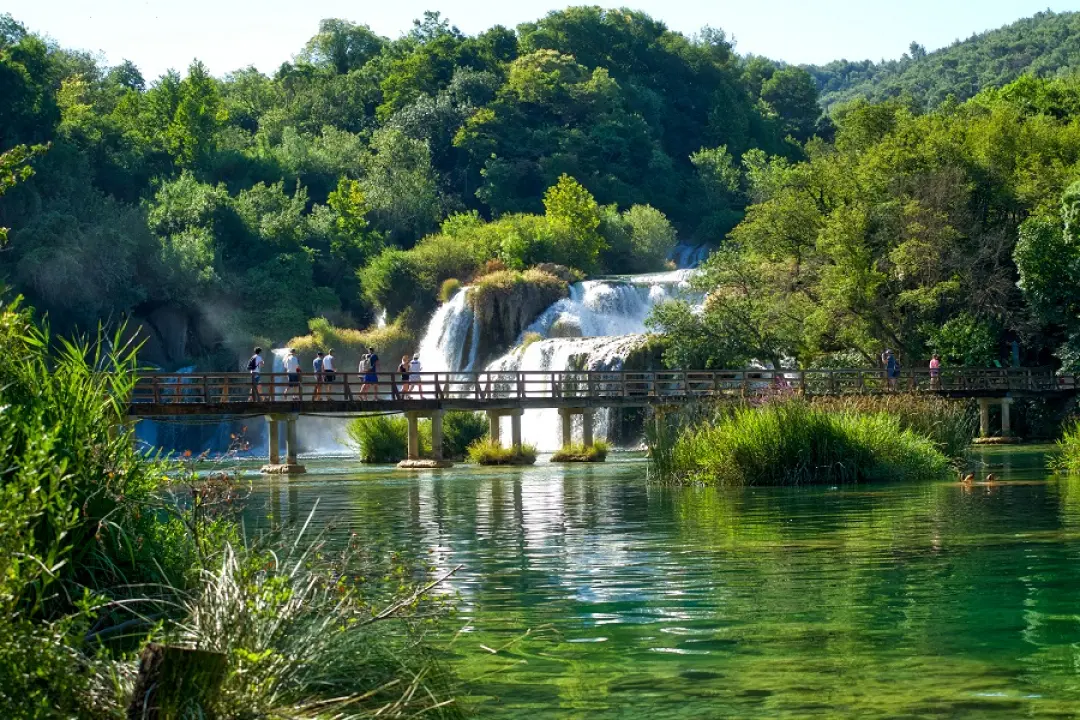 Krka časti do kraja svibnja: Na Roški slap i Skradinski buk uđite pješke i ostvarite popust na ulaznice