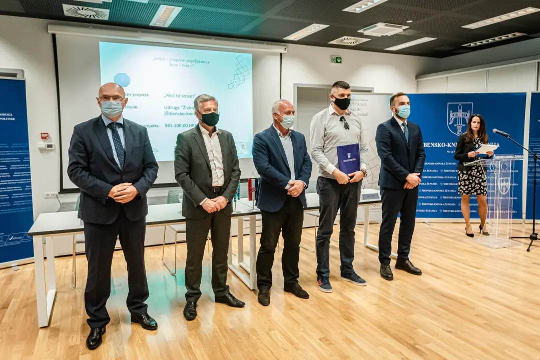 Aladrović podijelio 12,5 milijuna kuna za nezaposlene žene,  starije i nemoćne: Burić najavio Centar za socijalnu skrb u upravnoj zgradi TEF-a 