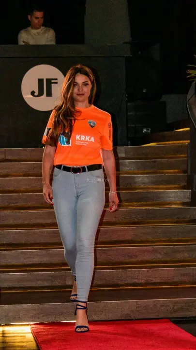 Šibenčanka Božena Bajalica proglašena Miss mode i prošla u finale natjecanja 'Online Miss Croatia'