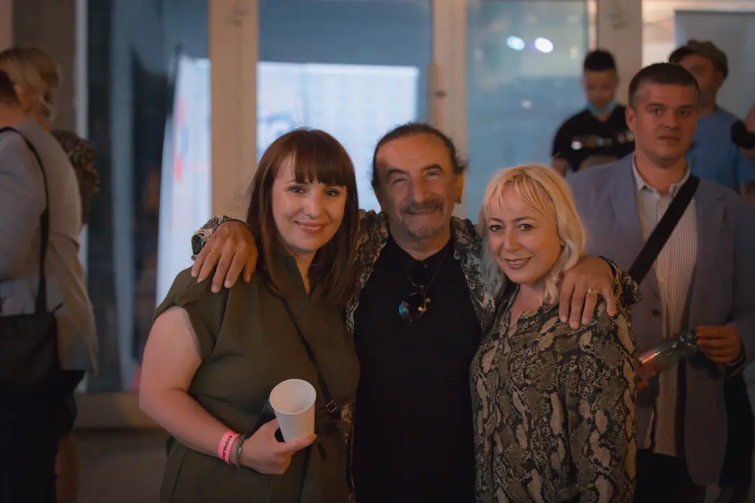 Počelo estradno ludilo u Vodicama: Pogledajte atmosferu prve večeri CMC festivala