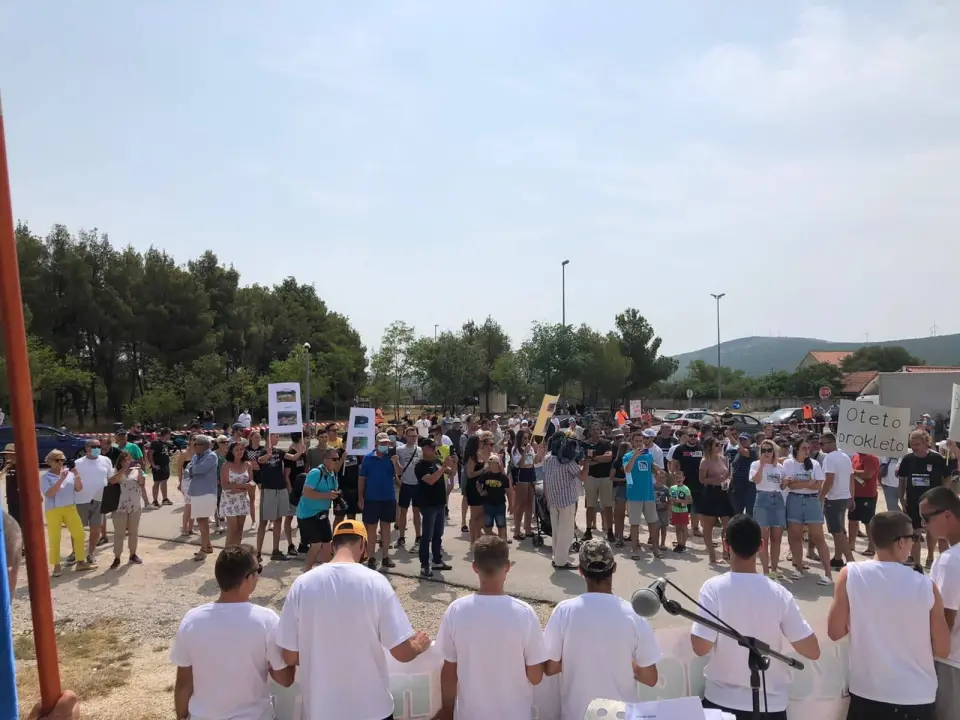 Novo okupljanje zbog zabrana na Krki: Prosvjednici pozvali Ćorića, žele predstavnika u Upravnom vijeću parka