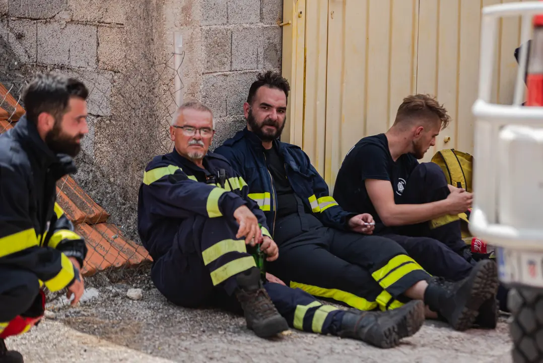 Nakon cijelog dana lokalizirani požari kod Perkovića: Gorjelo na 107 hektara terena