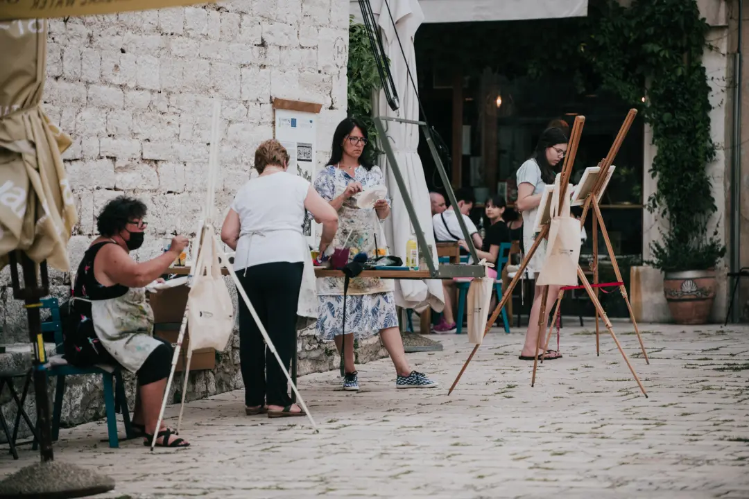 Mala loža na tri dana postaje kulisa stranih i domaćih slikara