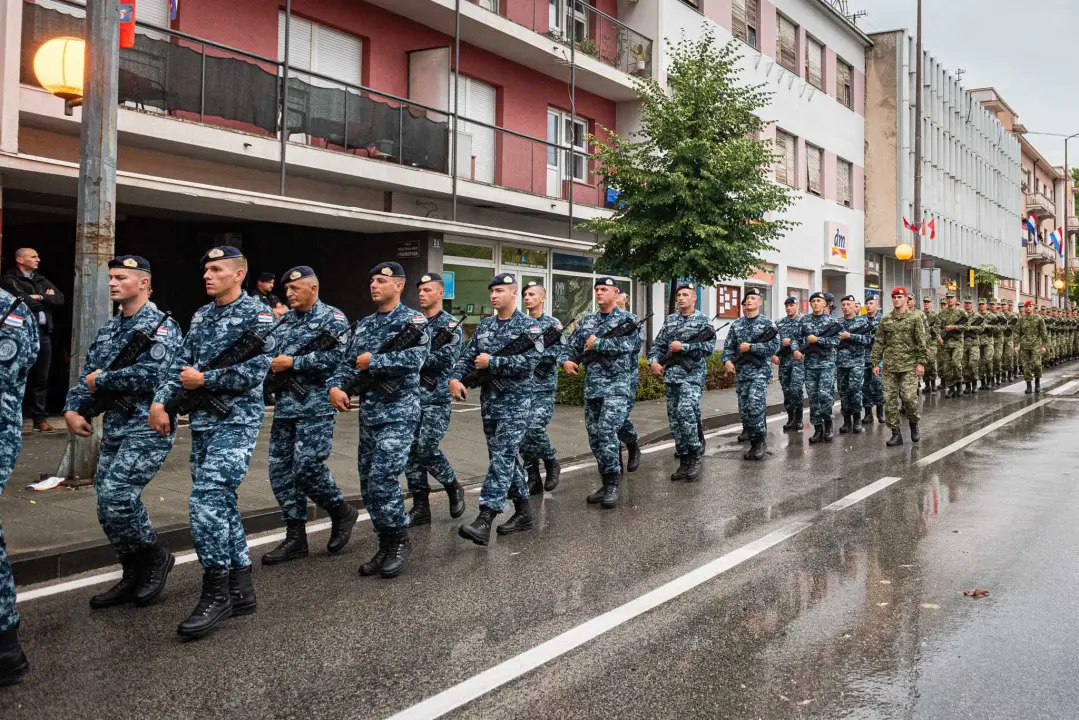Obilježavanje 26. obljetnice VRO Oluja: Pogledajte kako je jutros bilo u Kninu 