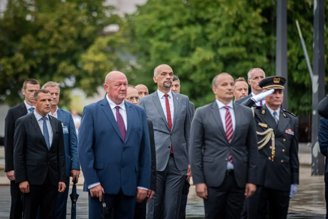 Obilježavanje 26. obljetnice VRO Oluja: Pogledajte kako je jutros bilo u Kninu 