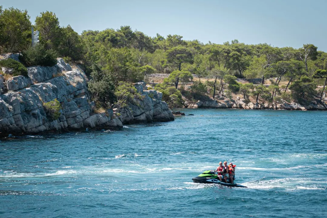 Bili smo u điru sa šibenskom Lučkom kapetanijom: U akciji 'Jet ski 2021.' ispisali 22 prijave, u proračun kapnulo 15.800 kuna