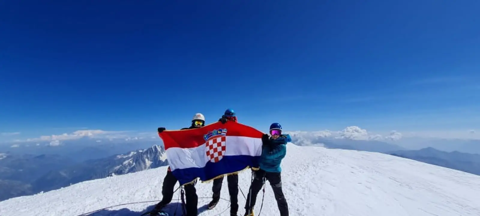 Troje Mihovilaca na krovu Alpa: 'Naporno je fizički i psihički, sada se na +35 adaptiramo na temperaturni šok'  