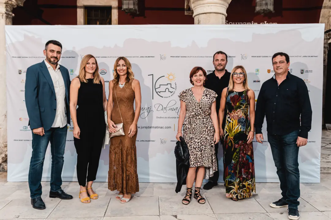 Proslava Društva Juraj Dalmatinac donijela dašak glamura: Birala se najbolja garderoba, poziralo se kao na modnoj pisti