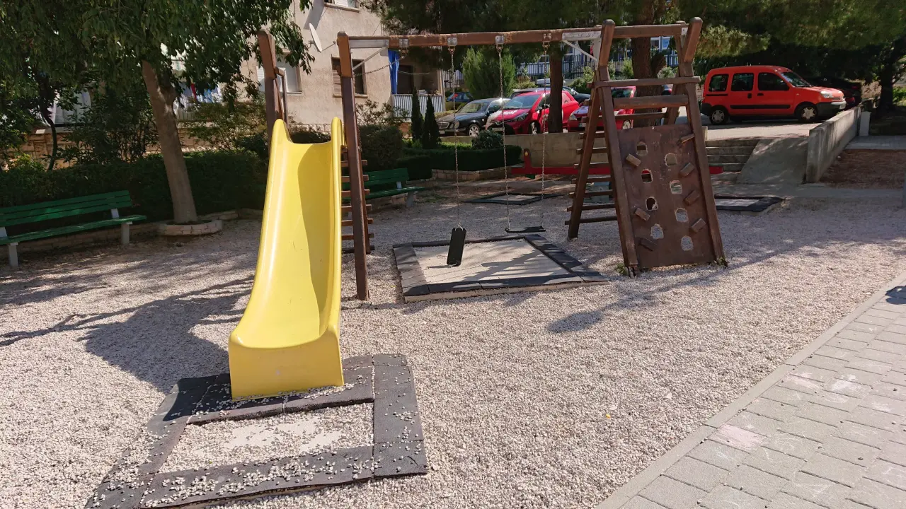 Devastirano dječje igralište na Baldekinu će pričekati obnovu: 'Potreba je mnogo, a sredstva su ograničena' 