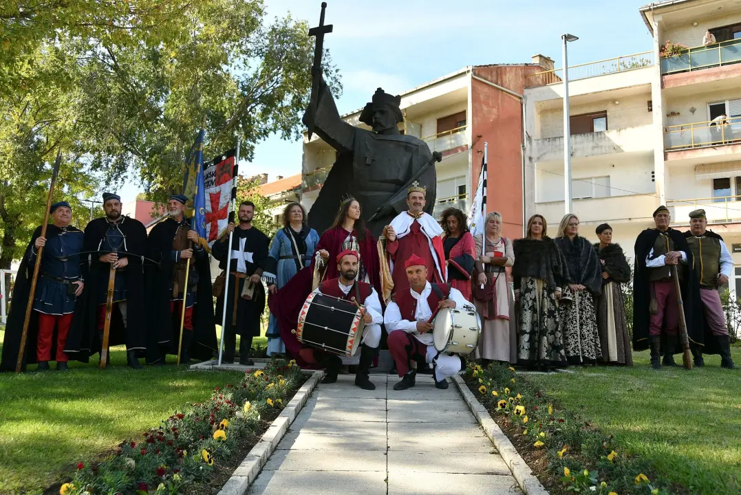 Okupljanje viteških udruga u Kninu: Slavila se krunidba kralja Dmitra Zvonimira