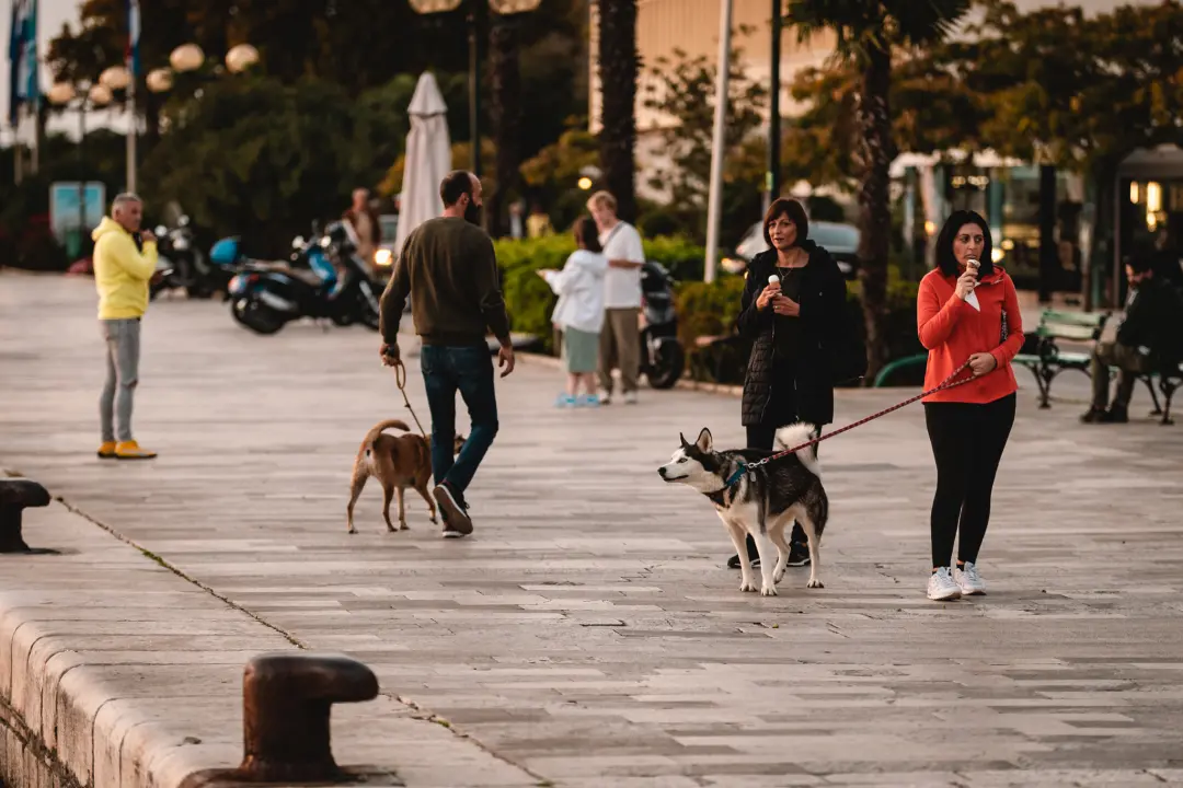 Jesenska idila u Šibeniku: Nema rijeke turista, ali grad je daleko od pustoši!