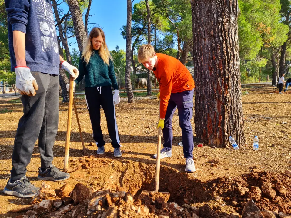 Nedjelju provedite s volonterima u Minerskoj: Kreće akcije sadnje mladih stabala
