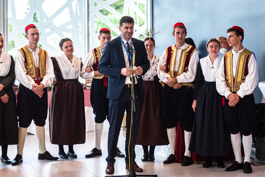 U Amadria parku otvoren Mediteranski sajam: Marijana Petir zaplesala linđo, a poseban hit je štand sa sirom Mercedes   