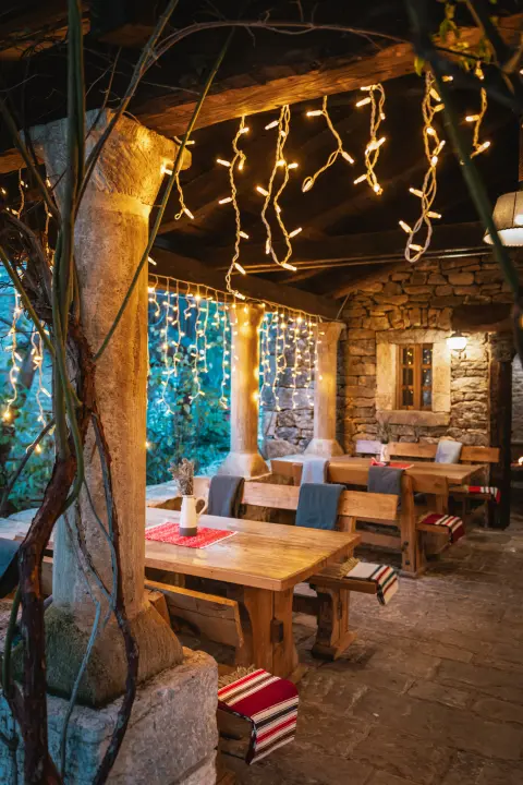 Djed Božićnjak čarobno selo preselio u Amadria Park! Dođite na radionice, koncerte, klizanje i božićne delicije!  