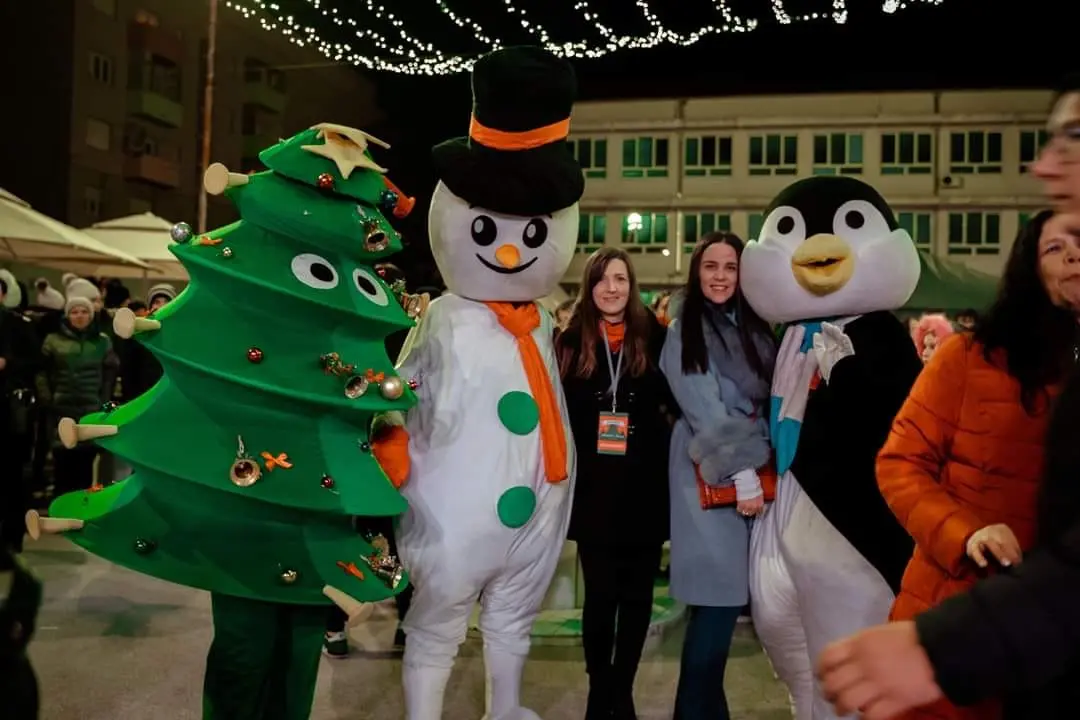 Neno Belan i Fiumensi otvorili Advent u Kninu: Pogledajte atmosferu 