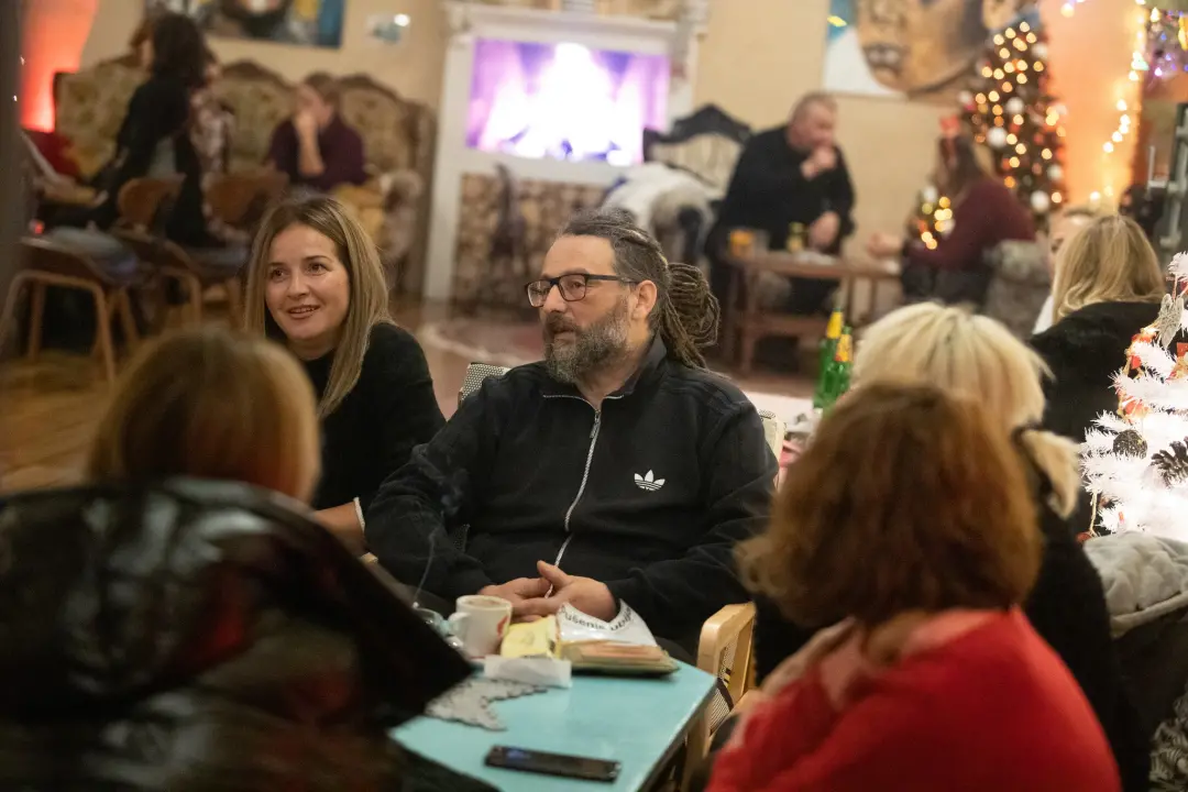 Otvoren Božićni tinel u Azimutu: Prodajna izložba u čarobnom ambijentu