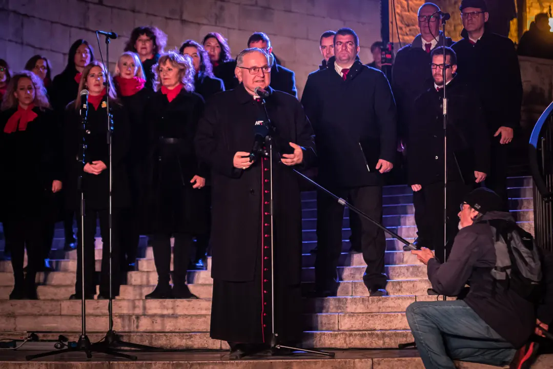 Proslavljena Proslava: 'Božić je tolika radost da žurimo proslaviti ga osam dana unaprijed' 
