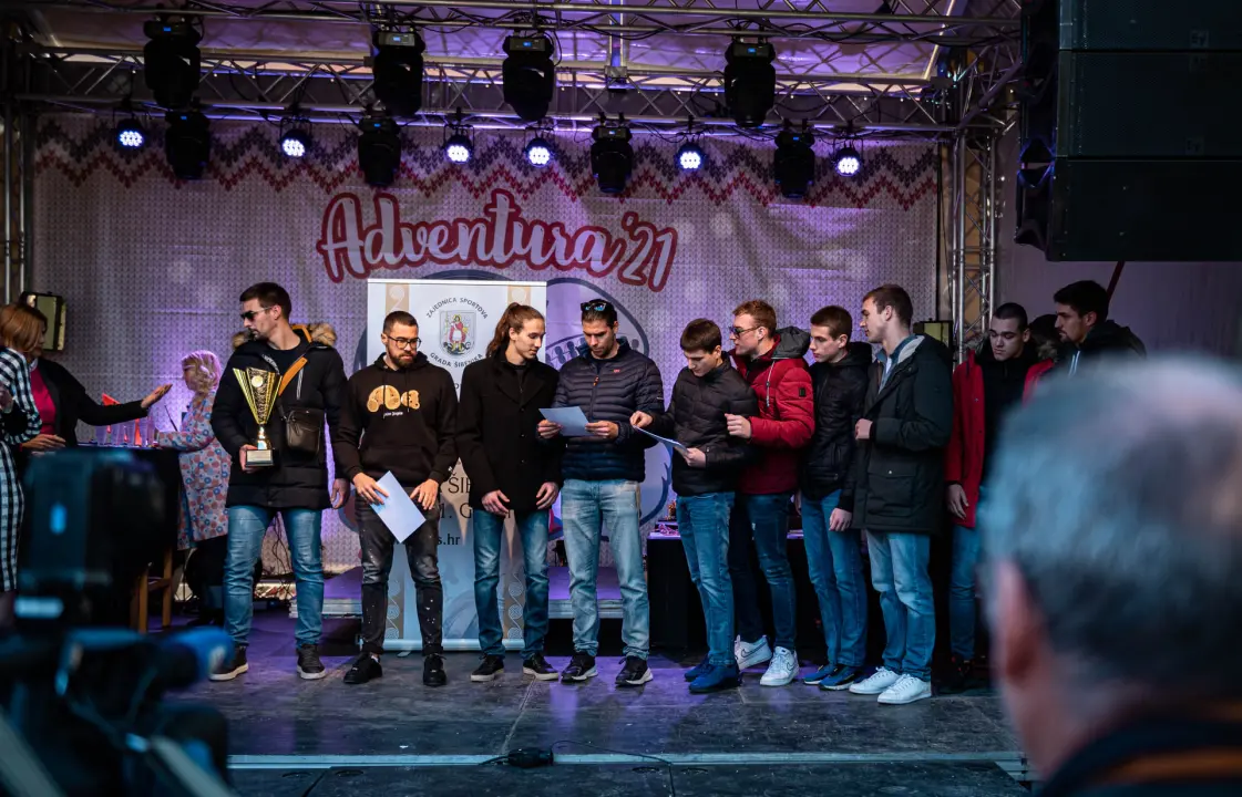 Vaterpolisti Solarisa i košarkašice Šibenika u ekipnoj, a Toni Slavica i Nives Radić u pojedinačnoj konkurenciji 