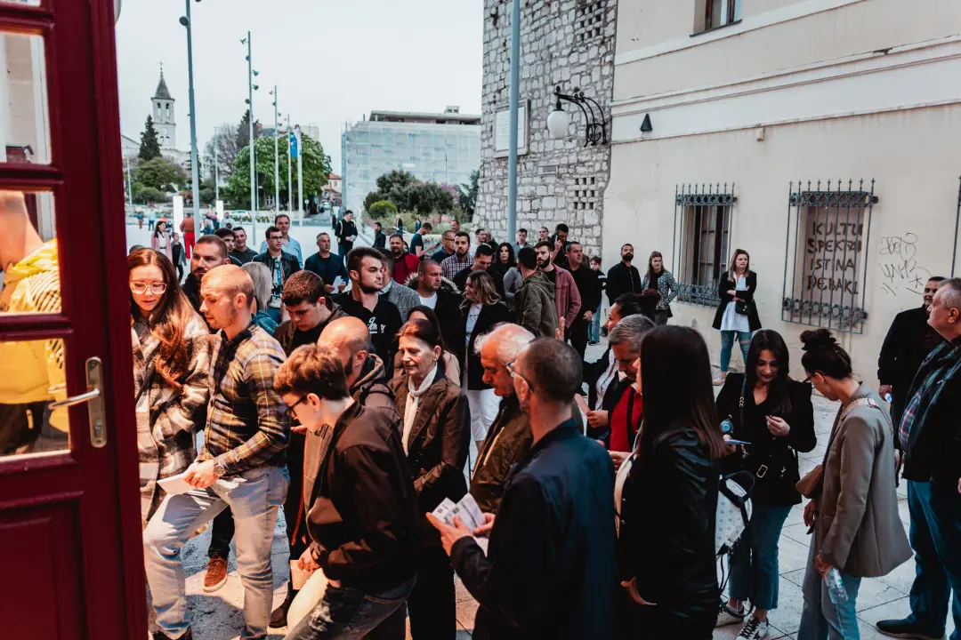 ‘Oči Uoči Zgospod'non’: Ričard je kao Mišo, samo digne ruke i publika umire od smijeha