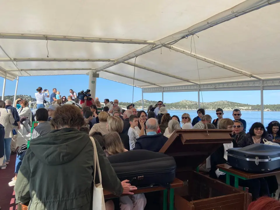 Otvorena sezona na sv. Nikoli: Tvrđavu posjetila ekipa iz Glazbene škole