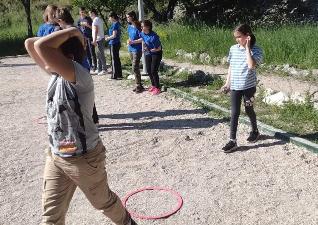 Održan humanitarni turnir u petanci za djecu, sva prikupljena sredstva bit će uplaćena za liječenje male Petre