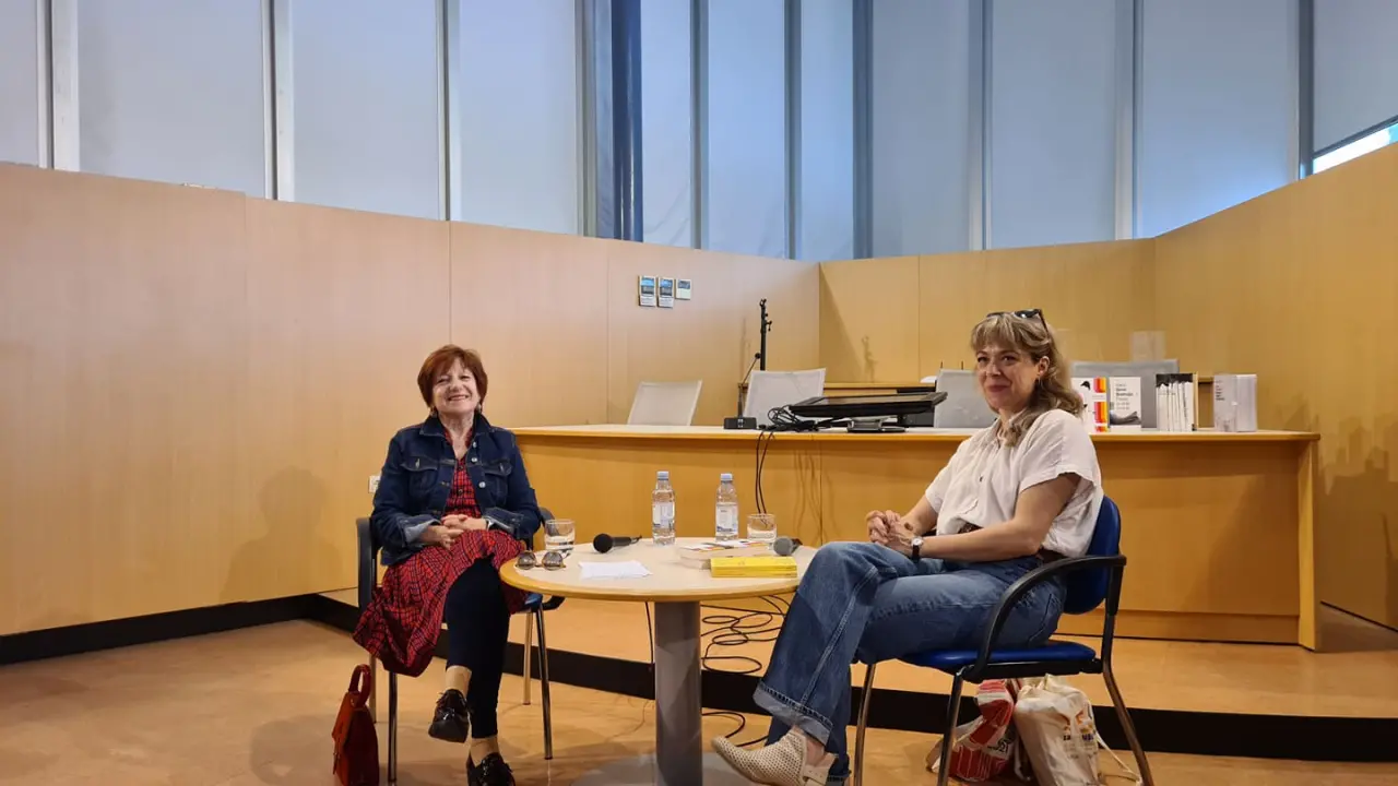 Knjižnica ugostila književnicu koja se u svojem romanu ispričala nevidljivim članovima društva