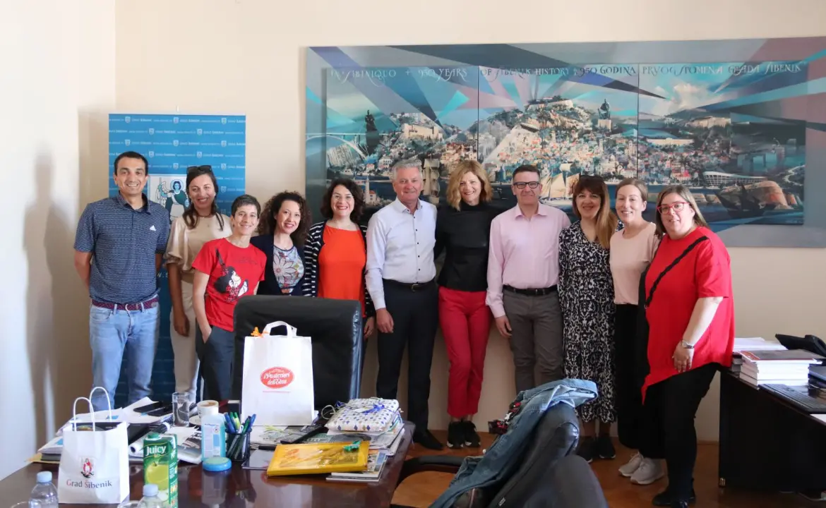 Posejdonov zov: Gradonačelnik predstavio morske potencijale Šibenika sudionicima Erasmus projekta