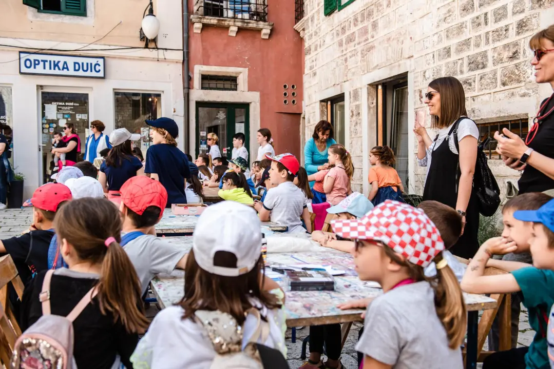 Na današnji dan prije 143 godine Šibenik se po prvi put napio pitke vode s javne špine na Maloj loži 