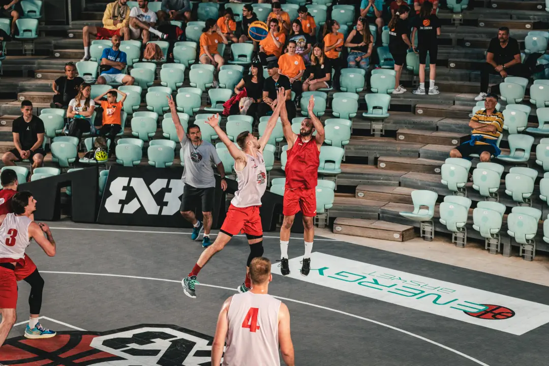 Basket se na Mihovilu i sinoć igrao pred gotovo praznim gledalištem, ako izuzmemo igrače!