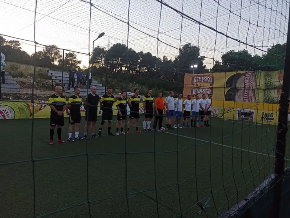 Ekipa Bibich West Ham Ražine pobjednik u seniorskoj, a ekipa GENERACIJA veteranskoj kavez ligi Bilice