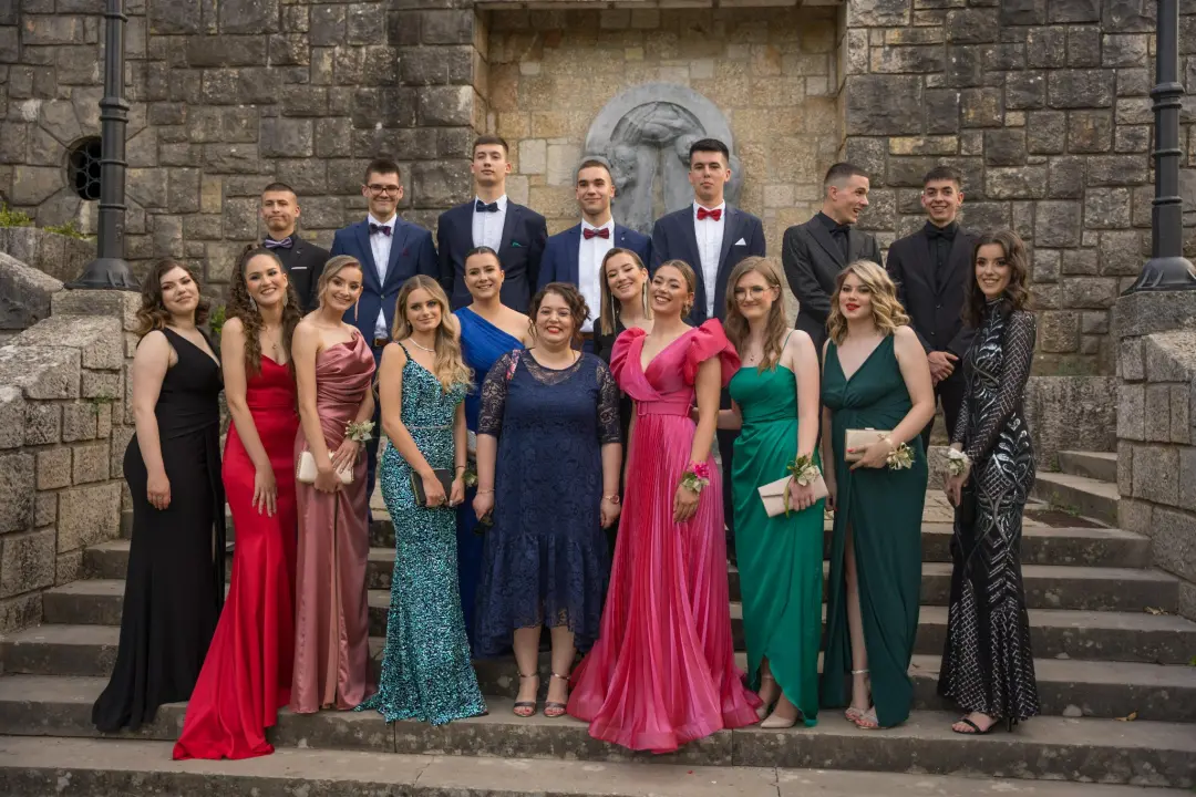 Drniški maturanti nakon dvije godine opet imali špalir na Poljani!