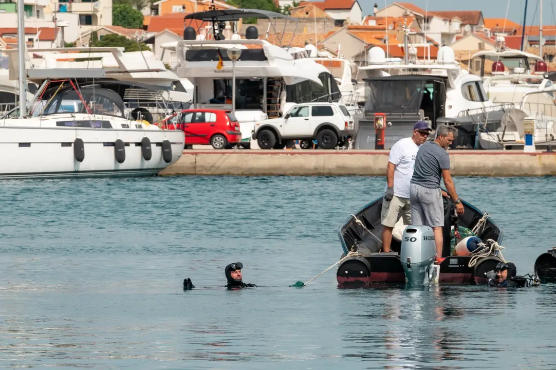 U Tribunju održana peta akcija čišćenja ribarske luke 'Zajedno smo jači' 
