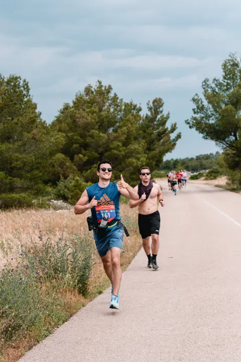 Spektakl u Šibeniku: Pivska milja je bila kao Woodstock, polumaraton završili i brojni Šibenčani