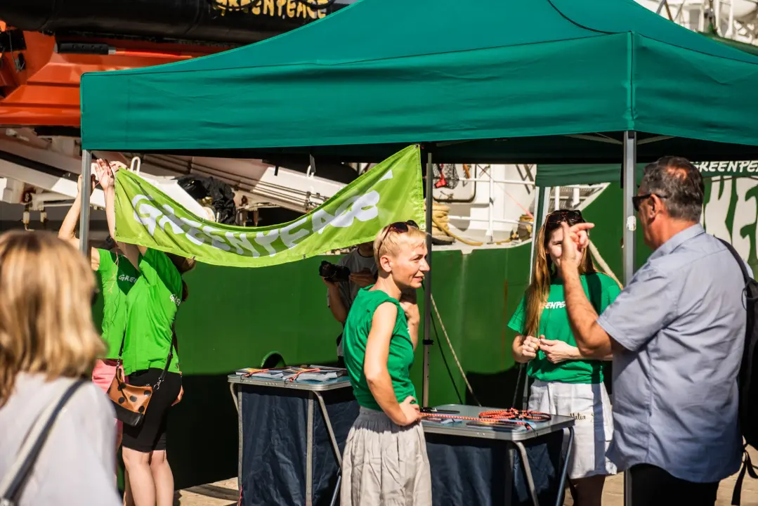 Ukrcali smo se na Rainbow Warrior: 'Vaša obala je fantastična, nažalost mi smo tu poslom...'