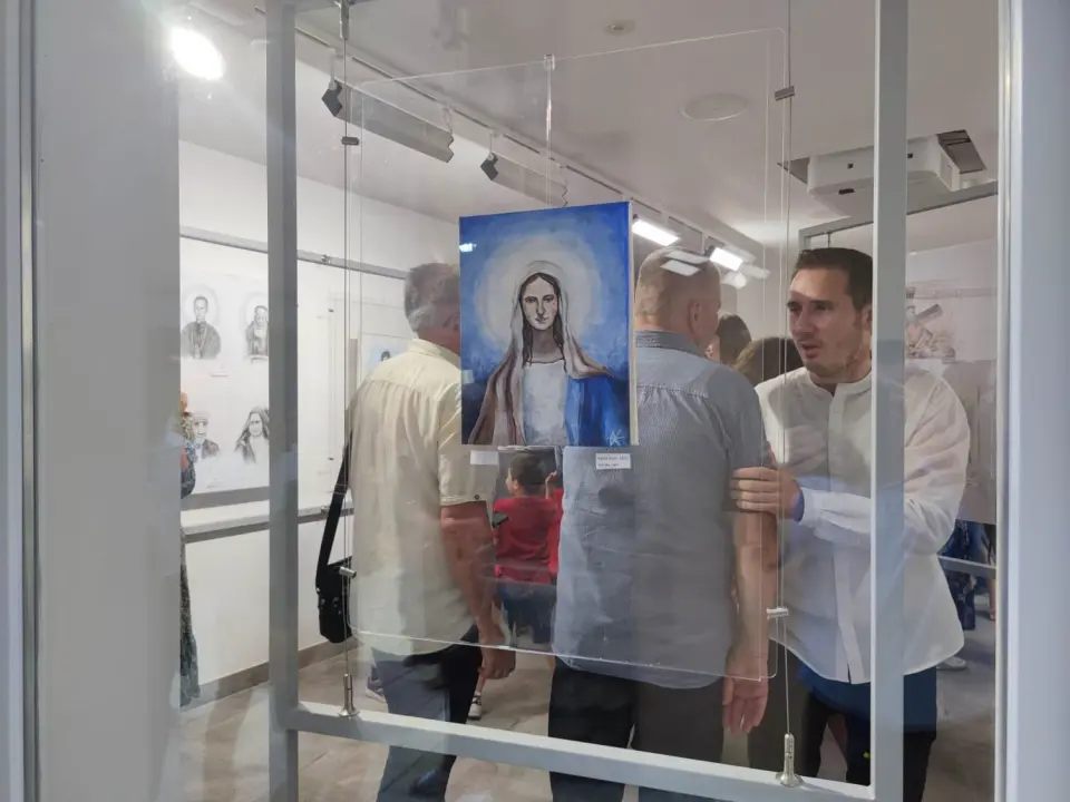Antonela ima 14 godina, a iza nje je već jedna samostalna izložba