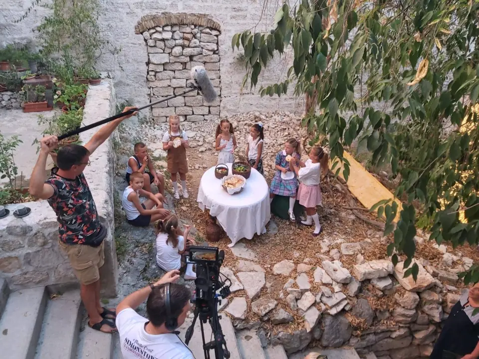 Franka Savić u dnevniku niže petice, a oko vrata medalje: 'Ona je primjer da se sve može'
