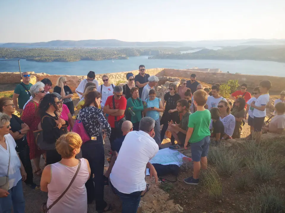 Šibenčani su danas dobili odgovor na pitanje što je sve zasađeno na sv. Ivanu