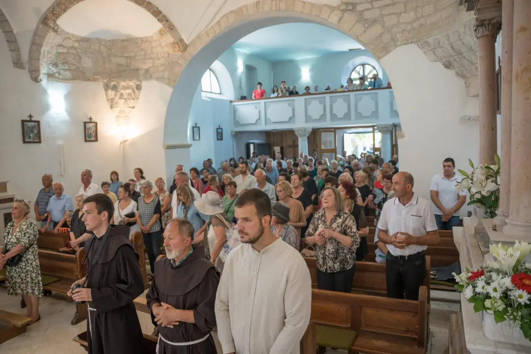 Velikom procesijom Drnišani proslavili blagdan sv. Ante