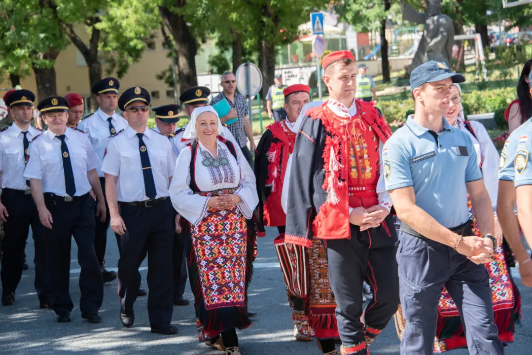 Dan grada Knina i blagdan sv. Ante započeo procesijom, završava koncertom Ivana Zaka