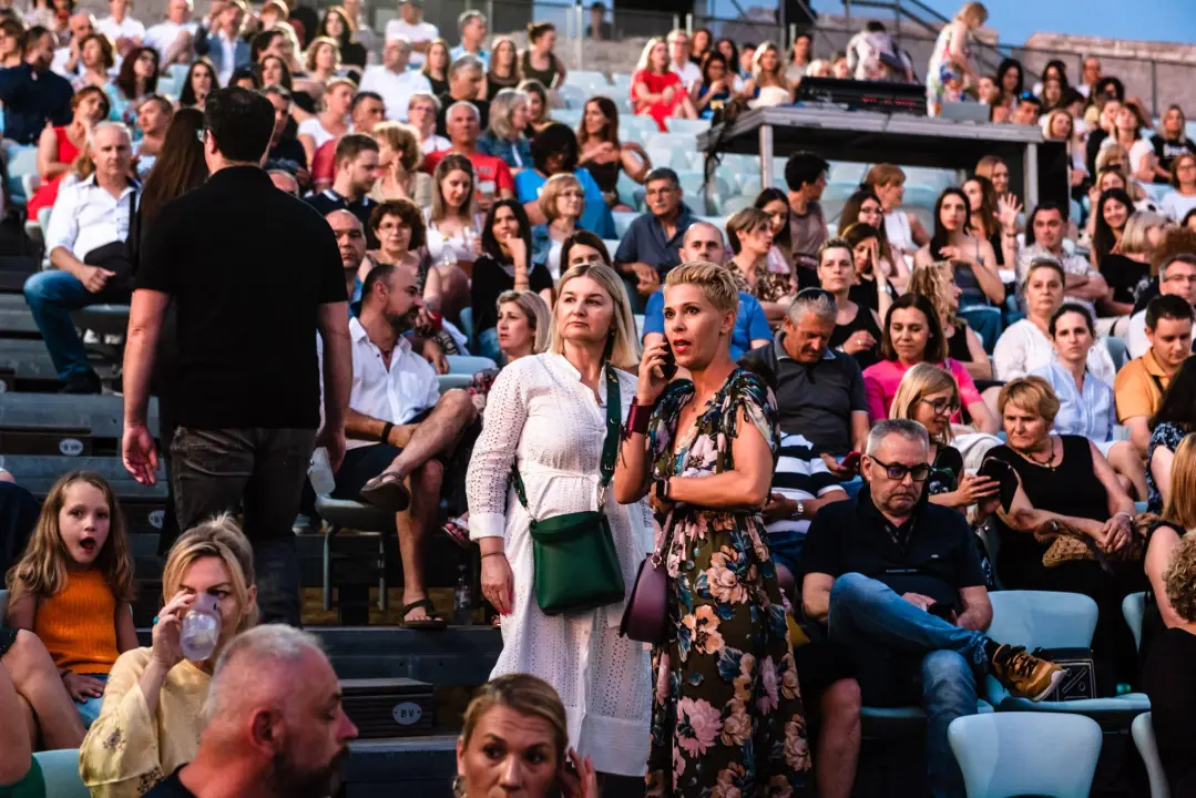 Nina Badrić šibenskoj publici nije priredila čarobno jutro, ali zato večer je