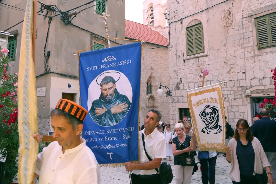 Vjernici u Šibeniku proslavili Tijelovo