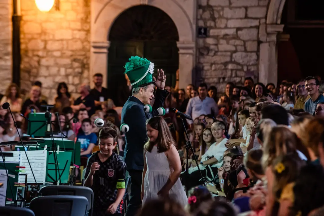 Otvoren je 62. Međunarodni festival u Šibeniku: Na svečanosti i djeca iz ukrajinskog Lavova