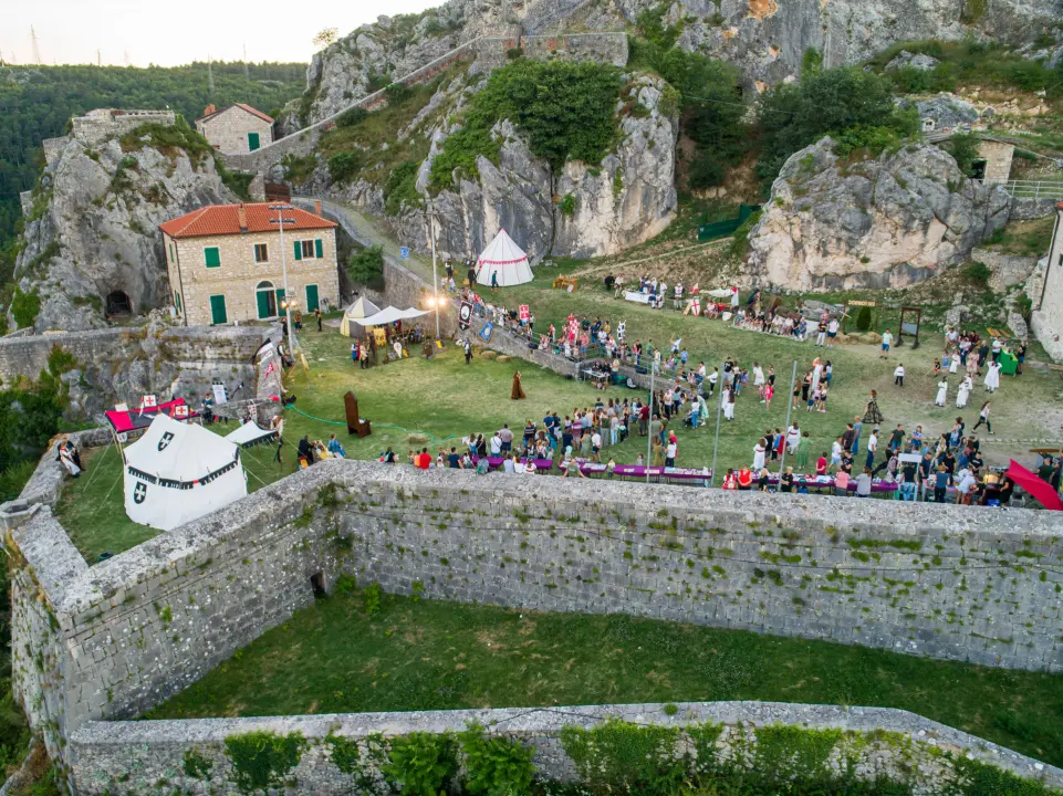 Svečani mimohod, radionice, mačevanje, vatreni show…: Završili ovogodišnji Zvonimirovi dani 