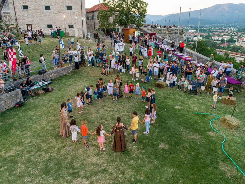 Svečani mimohod, radionice, mačevanje, vatreni show…: Završili ovogodišnji Zvonimirovi dani 