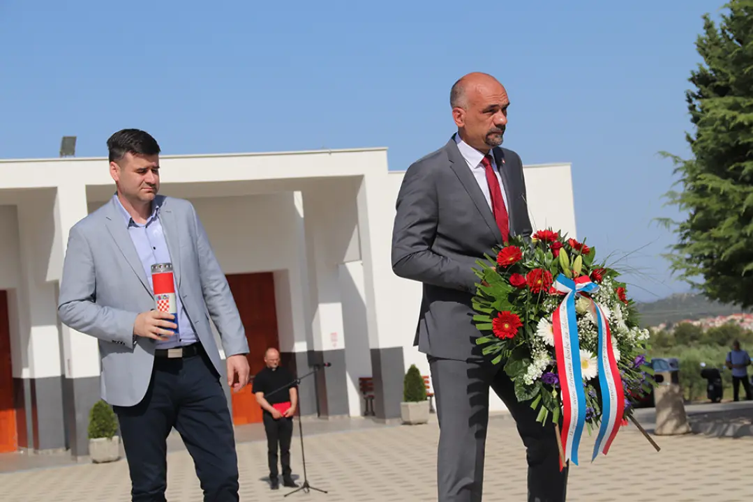 Polaganjem vijenaca na Kvanju obilježen Dan antifašističke borbe