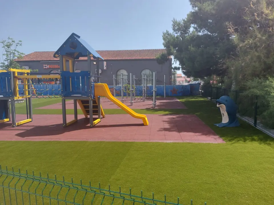 Projekt vrijedan 500 tisuća kuna: 'Najprometnije' dječje igralište u Murteru napokon u punoj funkciji