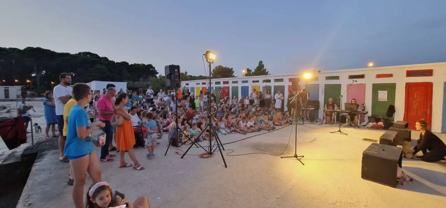 MDF ove godine i na Jadriji: Ispred šarenih kabina predstava 'Kralj lavova'