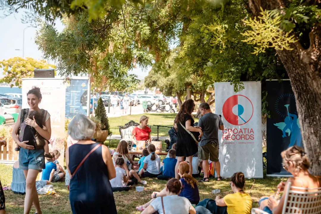 Urban u Šibeniku predstavio svoju prvu slikovnicu: 'Ideju je osmislio moj sin na putu do vrtića'